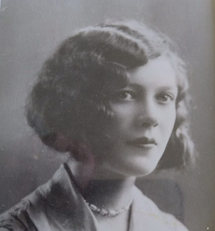 Photograph of Annie Louisa Edwards, 1913&ndash;1993